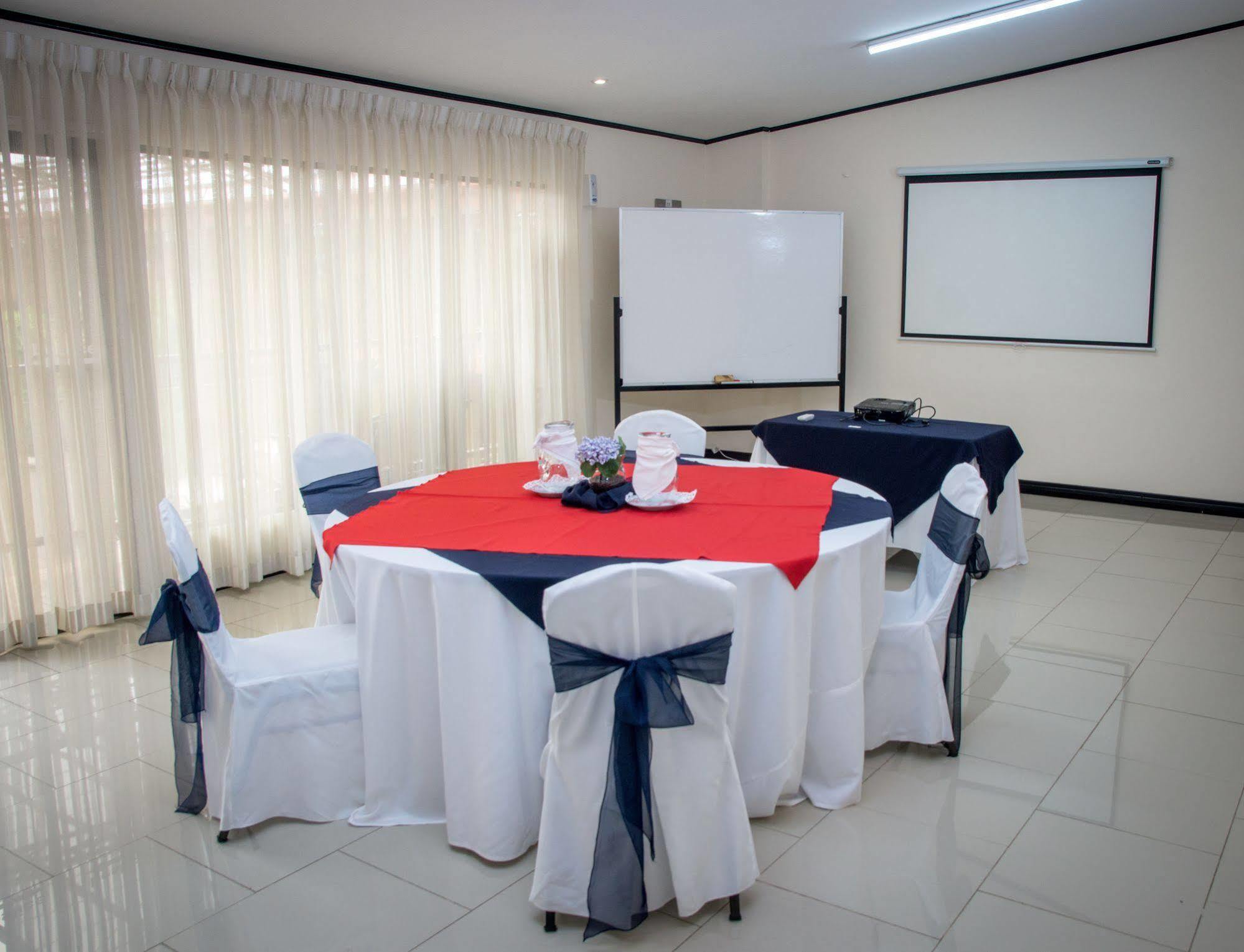 קרתגו Hotel Y Restaurante El Guarco מראה חיצוני תמונה