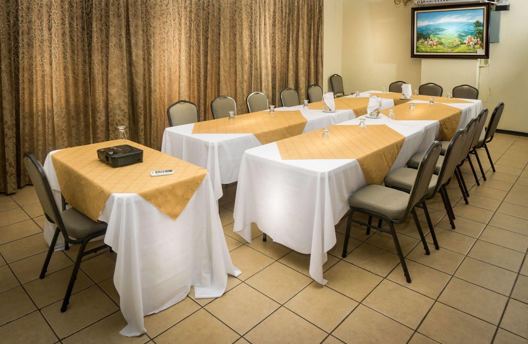 קרתגו Hotel Y Restaurante El Guarco מראה חיצוני תמונה